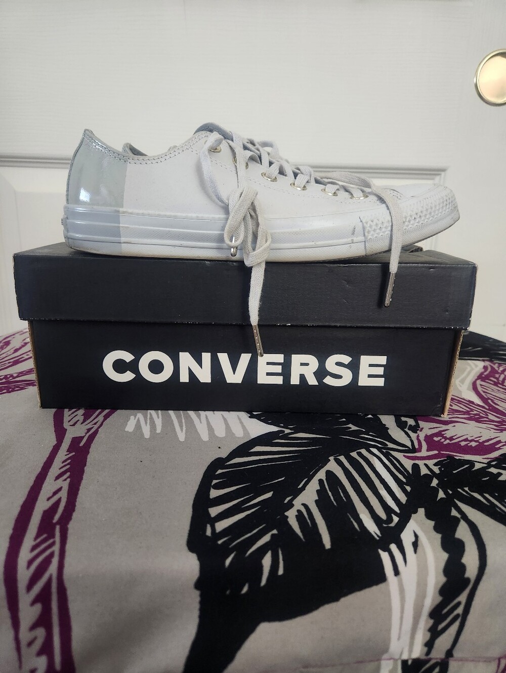 Converse White Low-Top Sneakers with Gold Eyelets - Picture 6 of 8
